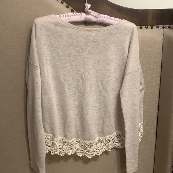 Abercrombie & Fitch Womens Top sz M Beige Dolman Sleeve Lace Trim Round Neck - Picture 11 of 11